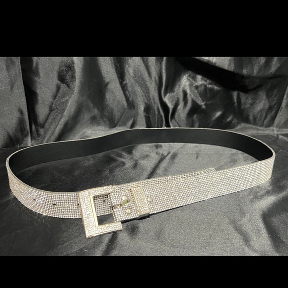 Windsor Accessories - Windsor - NWOT’s Women’s Rhinestone Belt